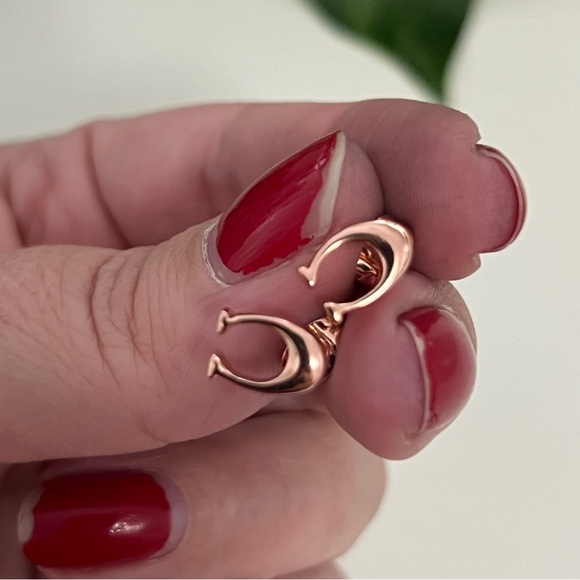 Authentic COACH SIGNATURE C STUD EARRINGS in Rose Gold Colour - Picture 7 of 8